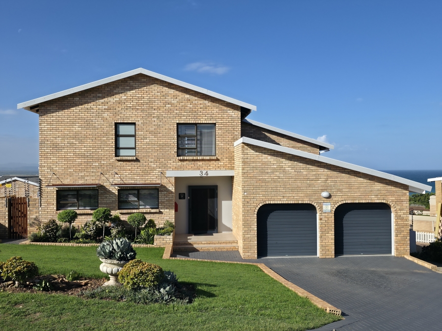 4 Bedroom Property for Sale in Wavecrest Eastern Cape